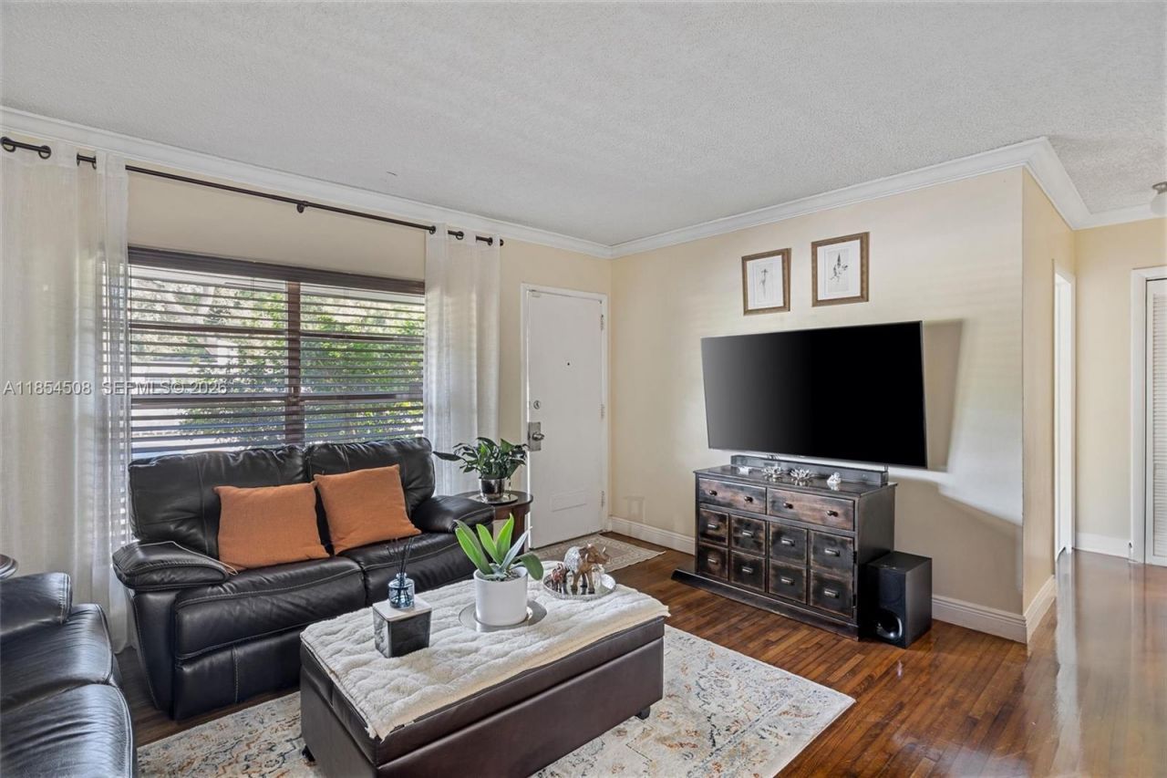 1701 SW 21st St, Miami, FL 33145 Photo