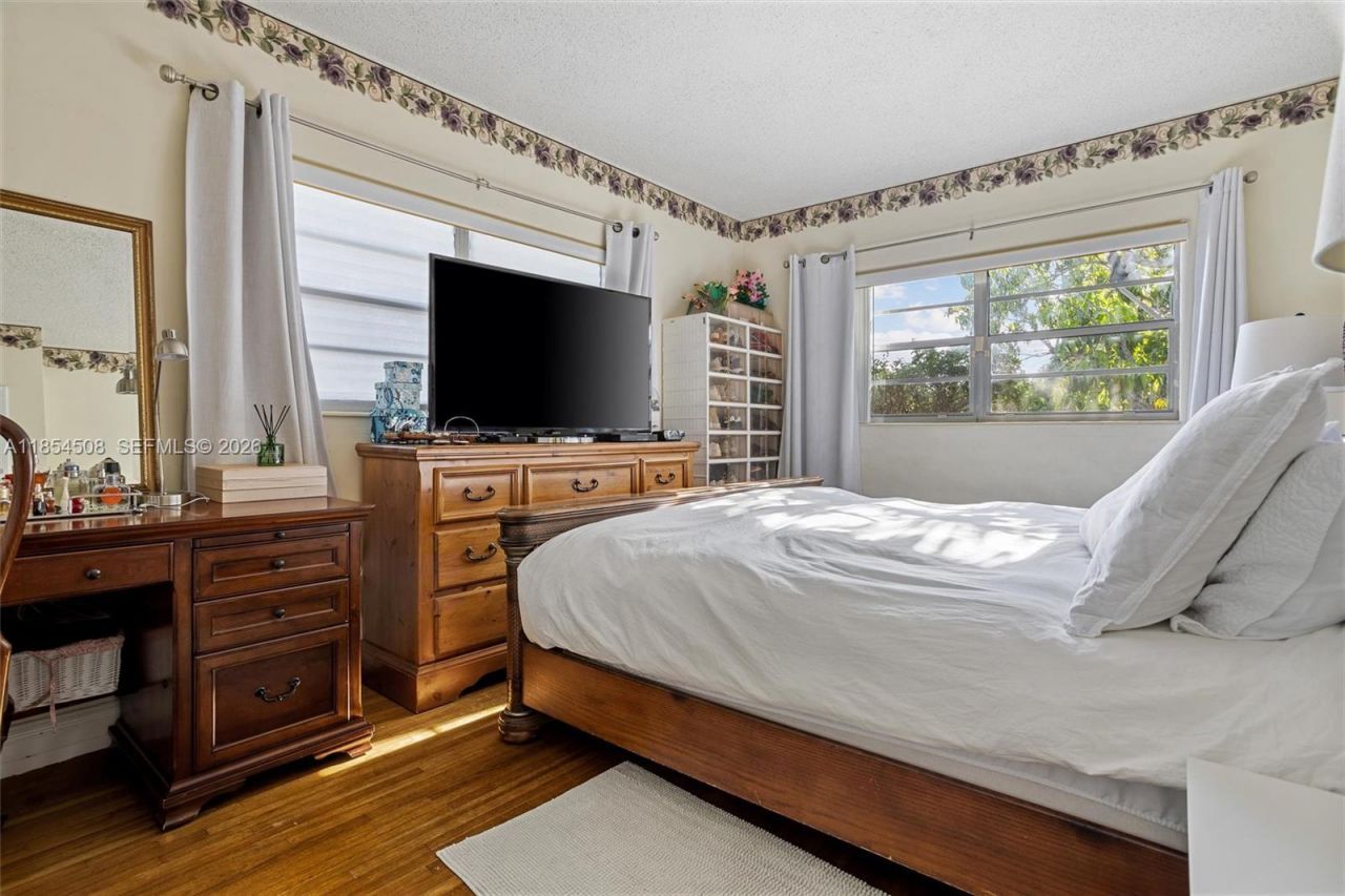 1701 SW 21st St, Miami, FL 33145 Photo