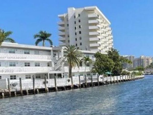 419 Golden Isles Dr, Unit 305, Hallandale Beach, FL 33009