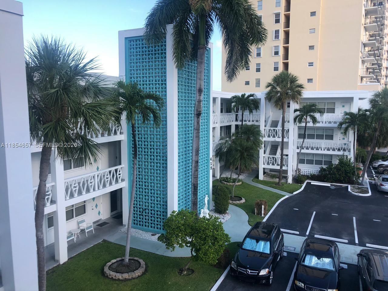 419 Golden Isles Dr, Unit 305, Hallandale Beach, FL 33009 Photo