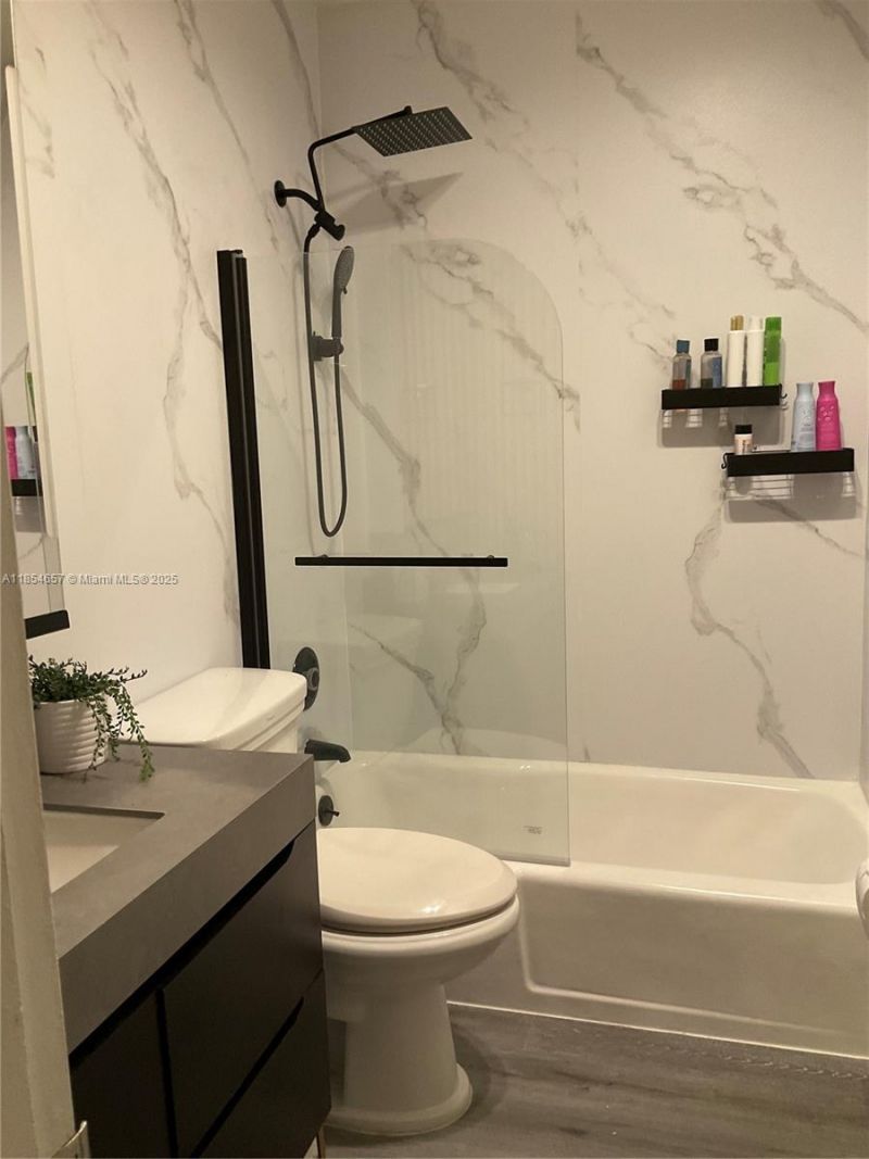 419 Golden Isles Dr, Unit 305, Hallandale Beach, FL 33009 Photo