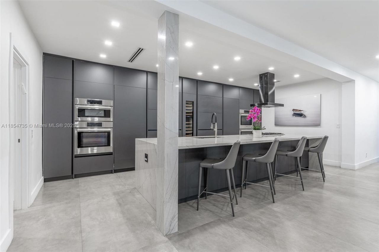 1331 97th St, Bay Harbor Islands, FL 33154 Photo