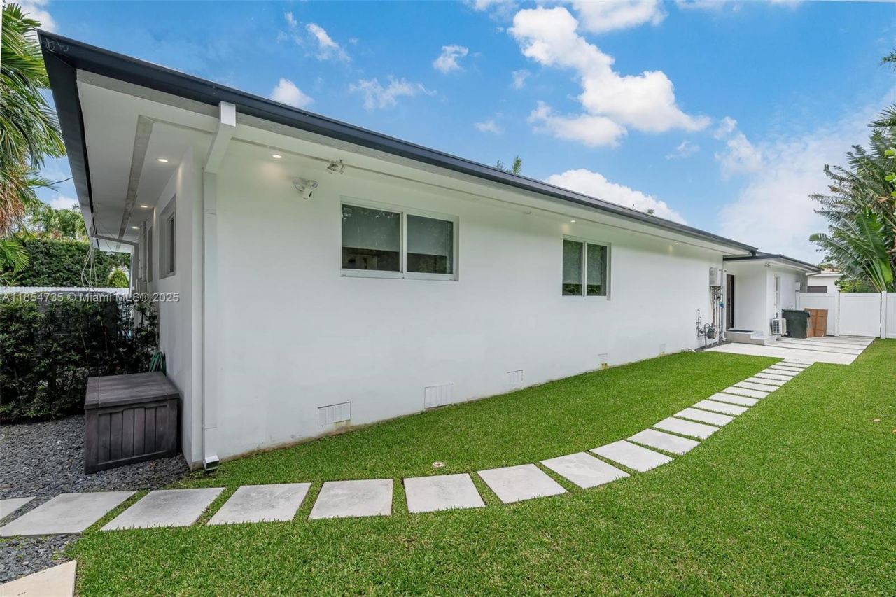 1331 97th St, Bay Harbor Islands, FL 33154 Photo