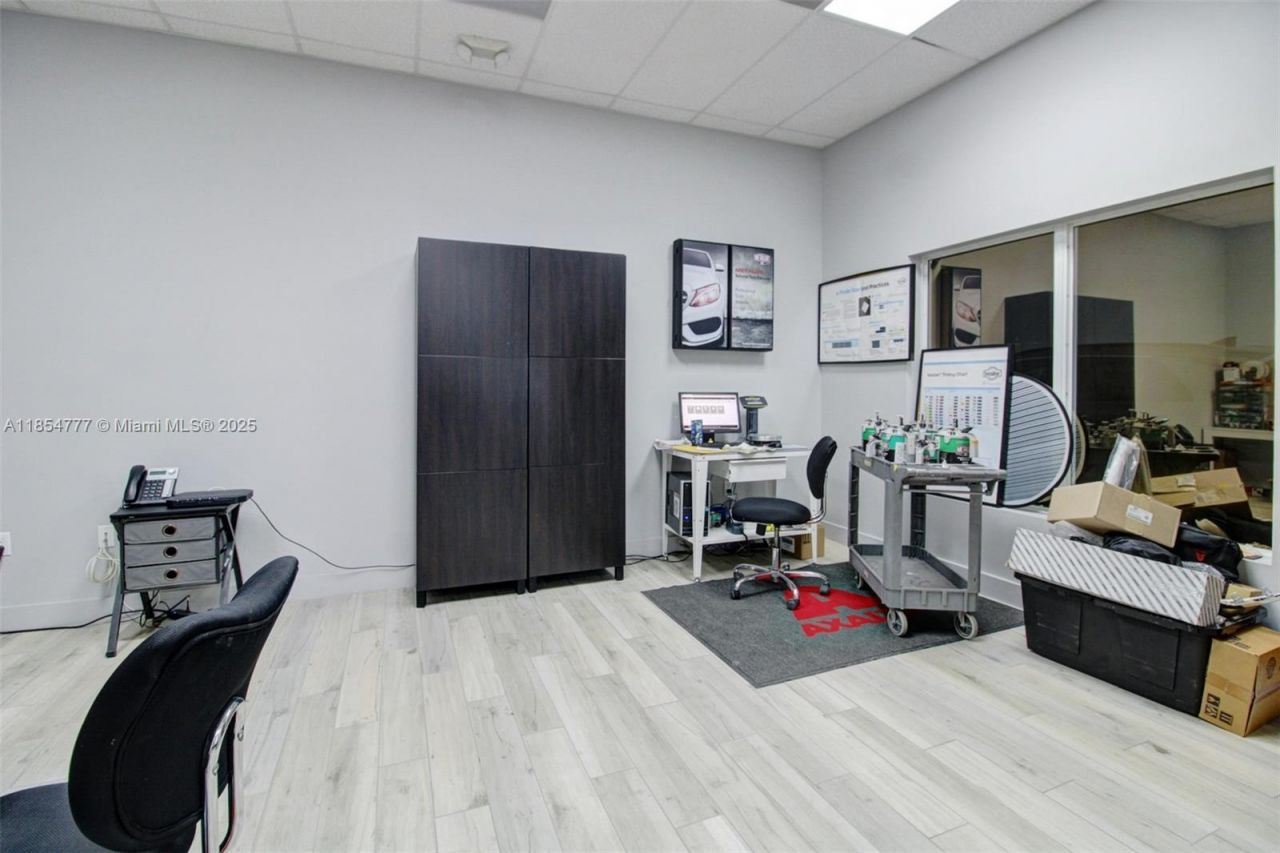 500 S Dixie Hwy, Hollywood, FL 33020 Photo