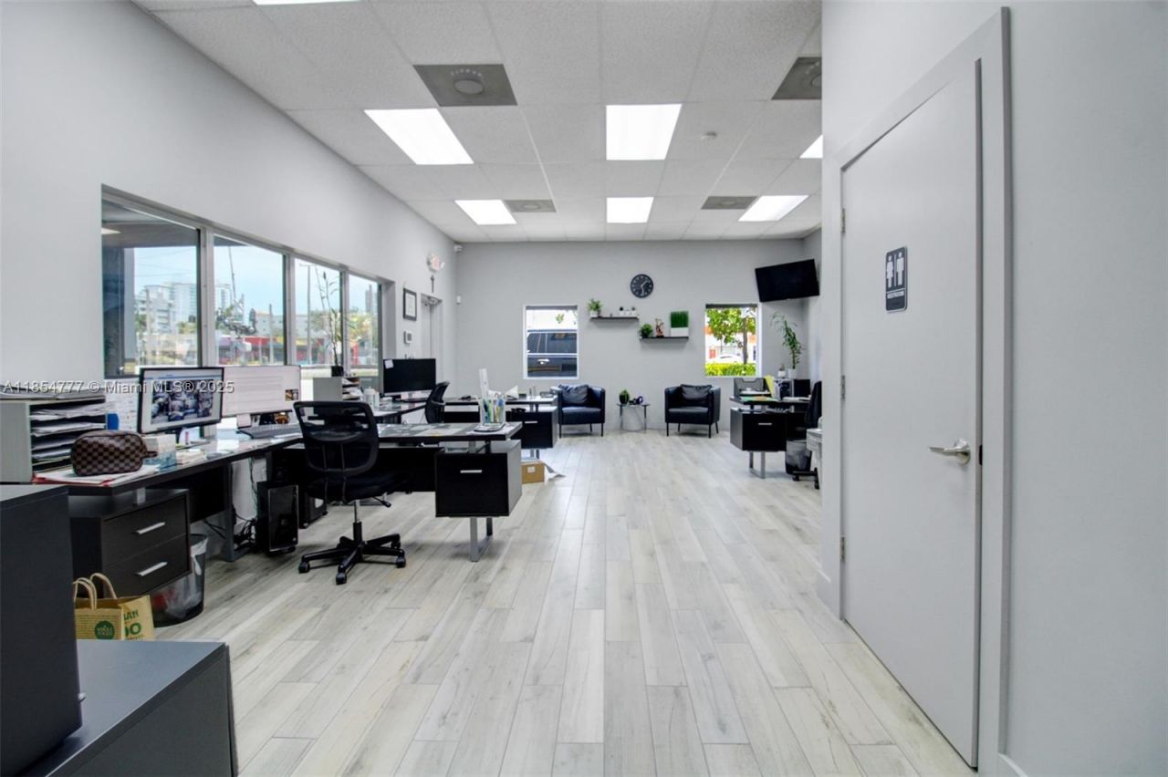 500 S Dixie Hwy, Hollywood, FL 33020 Photo