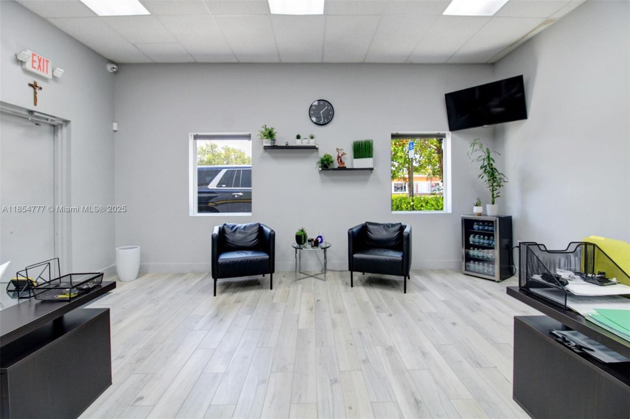 500 S Dixie Hwy, Hollywood, FL 33020 Photo