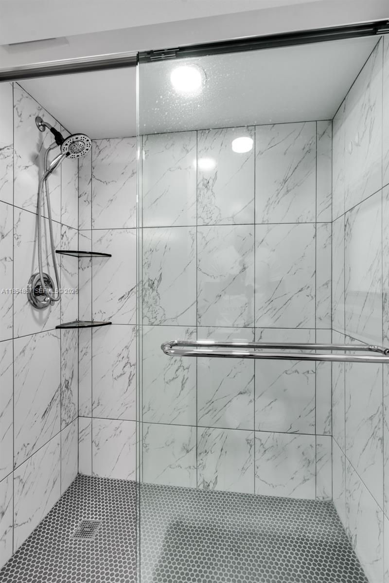 3524 Via Poinciana, Unit 302, Lake Worth, FL 33467 Photo