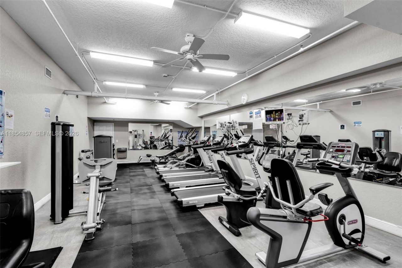 3524 Via Poinciana, Unit 302, Lake Worth, FL 33467 Photo