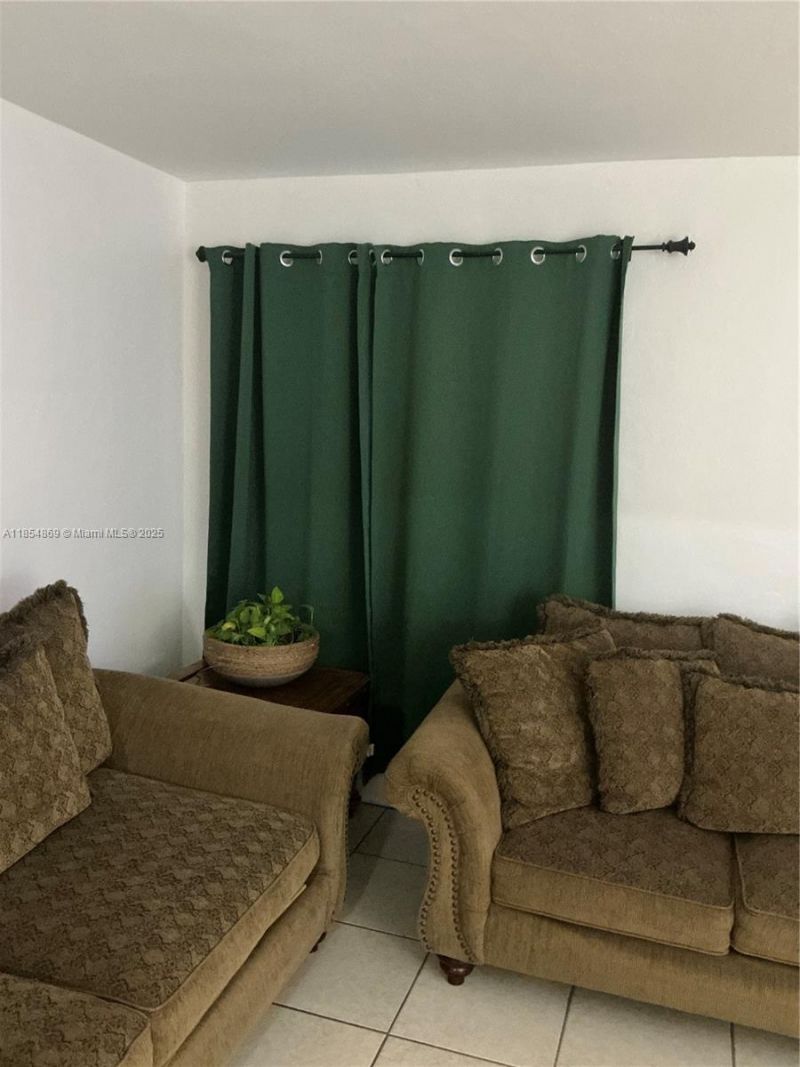 1855 NW 32nd St, Miami, FL 33142 Photo