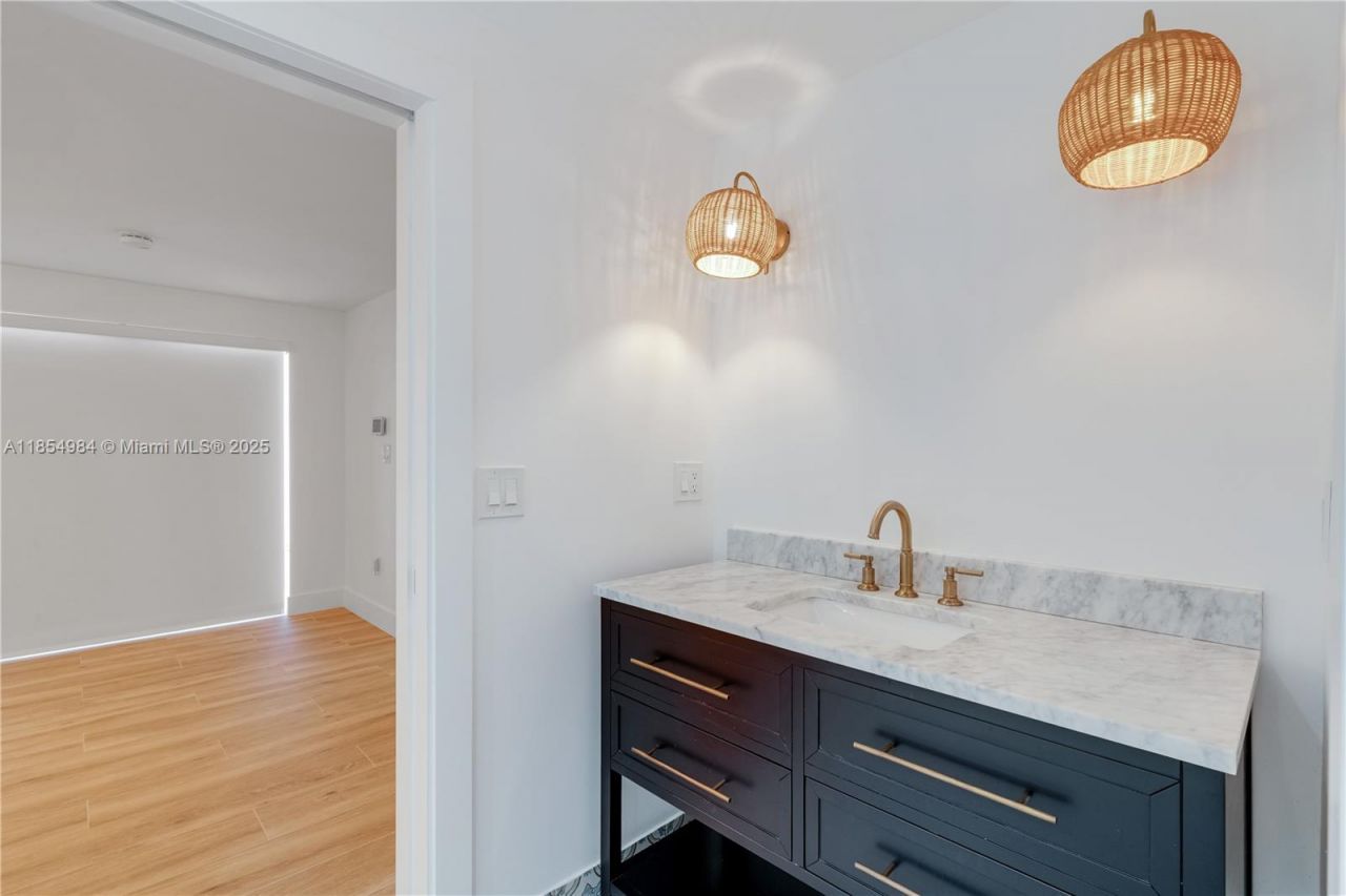 169 NE 48th St, Miami, FL 33137 Photo