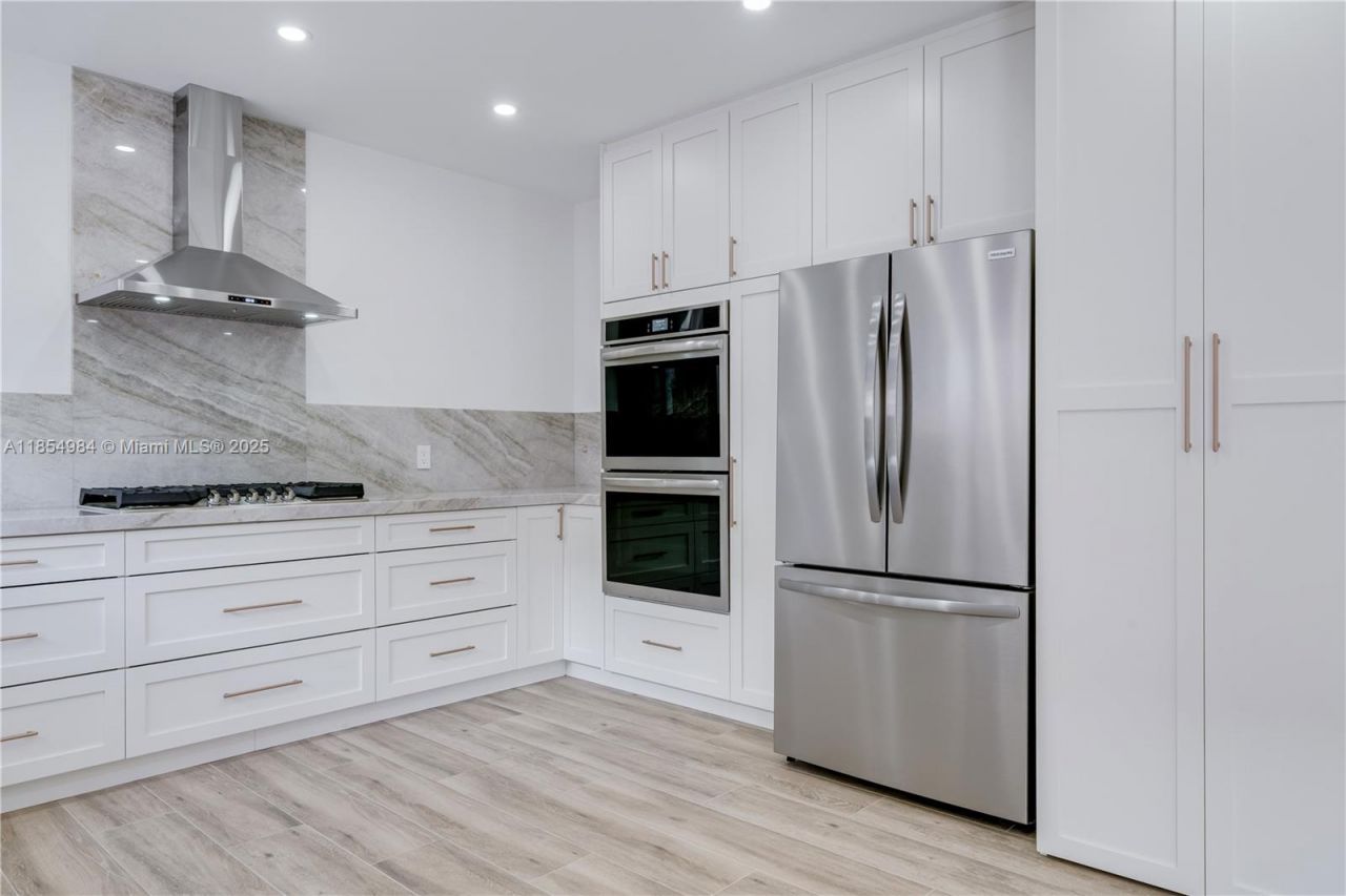 169 NE 48th St, Miami, FL 33137 Photo