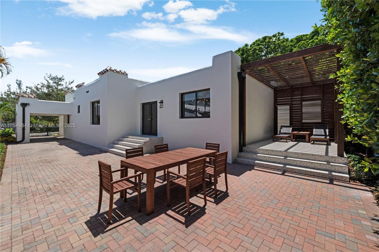 169 NE 48th St, Miami, FL 33137 Photo