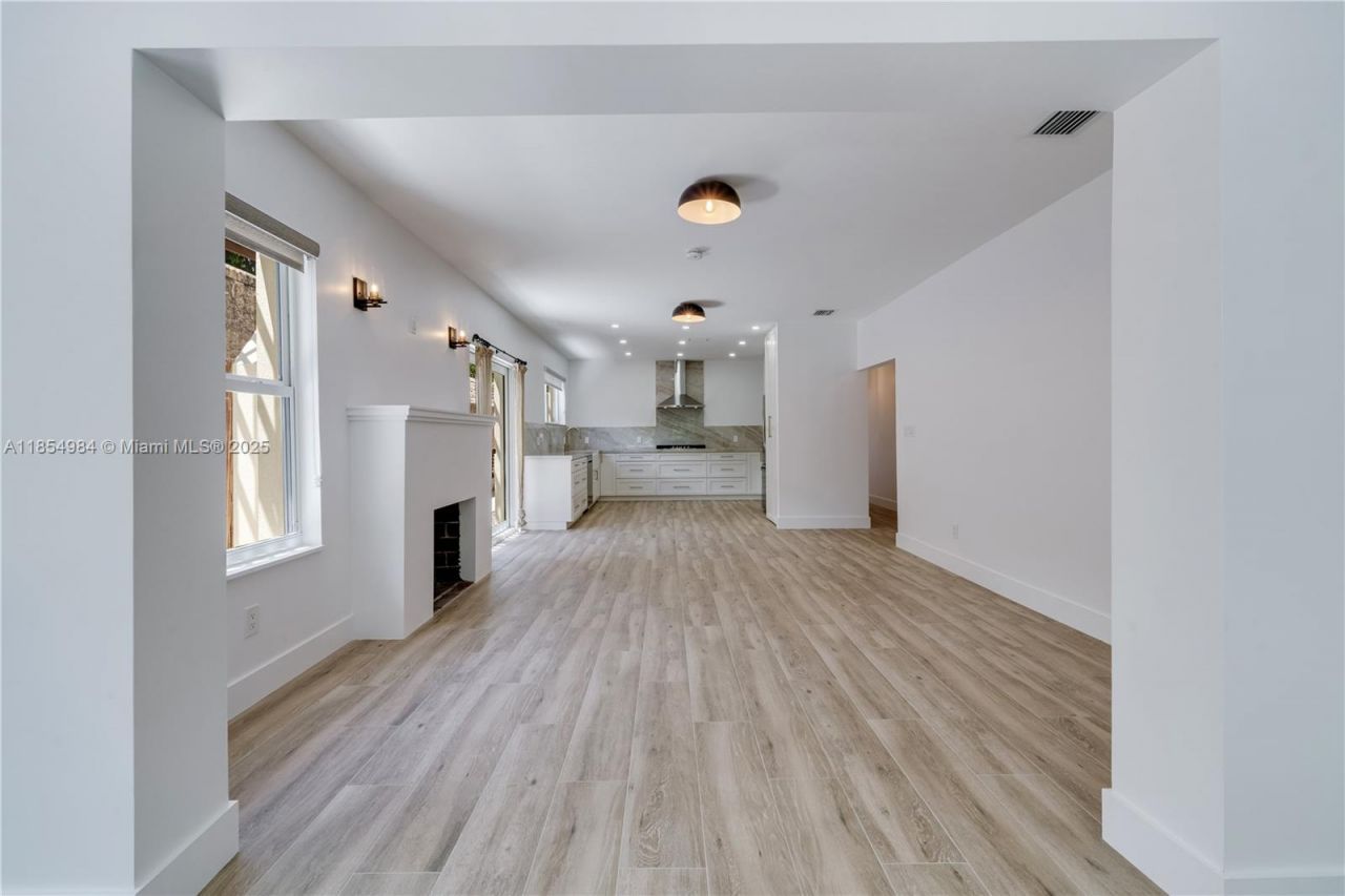 169 NE 48th St, Miami, FL 33137 Photo