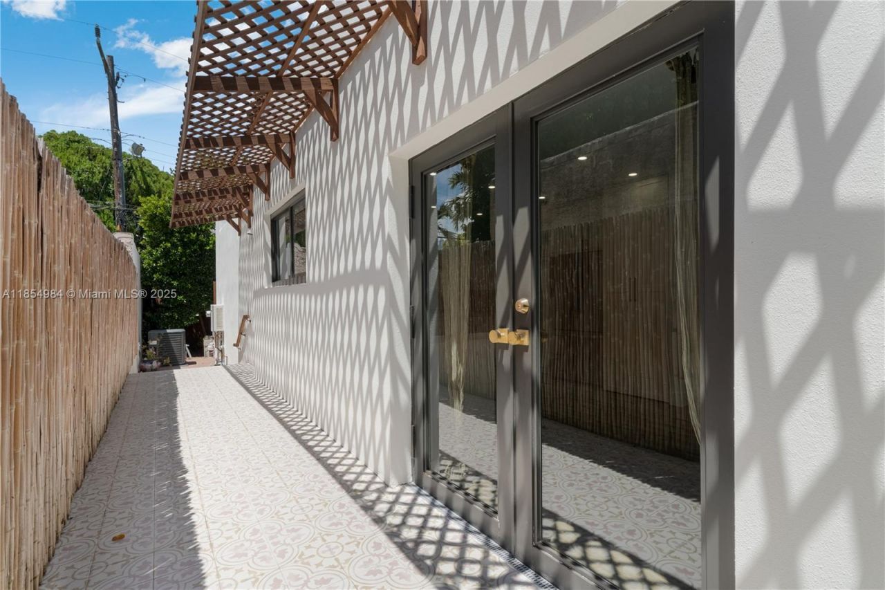 169 NE 48th St, Miami, FL 33137 Photo