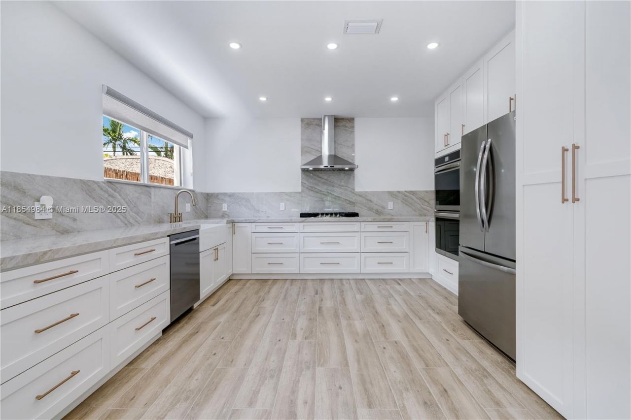 169 NE 48th St, Miami, FL 33137 Photo