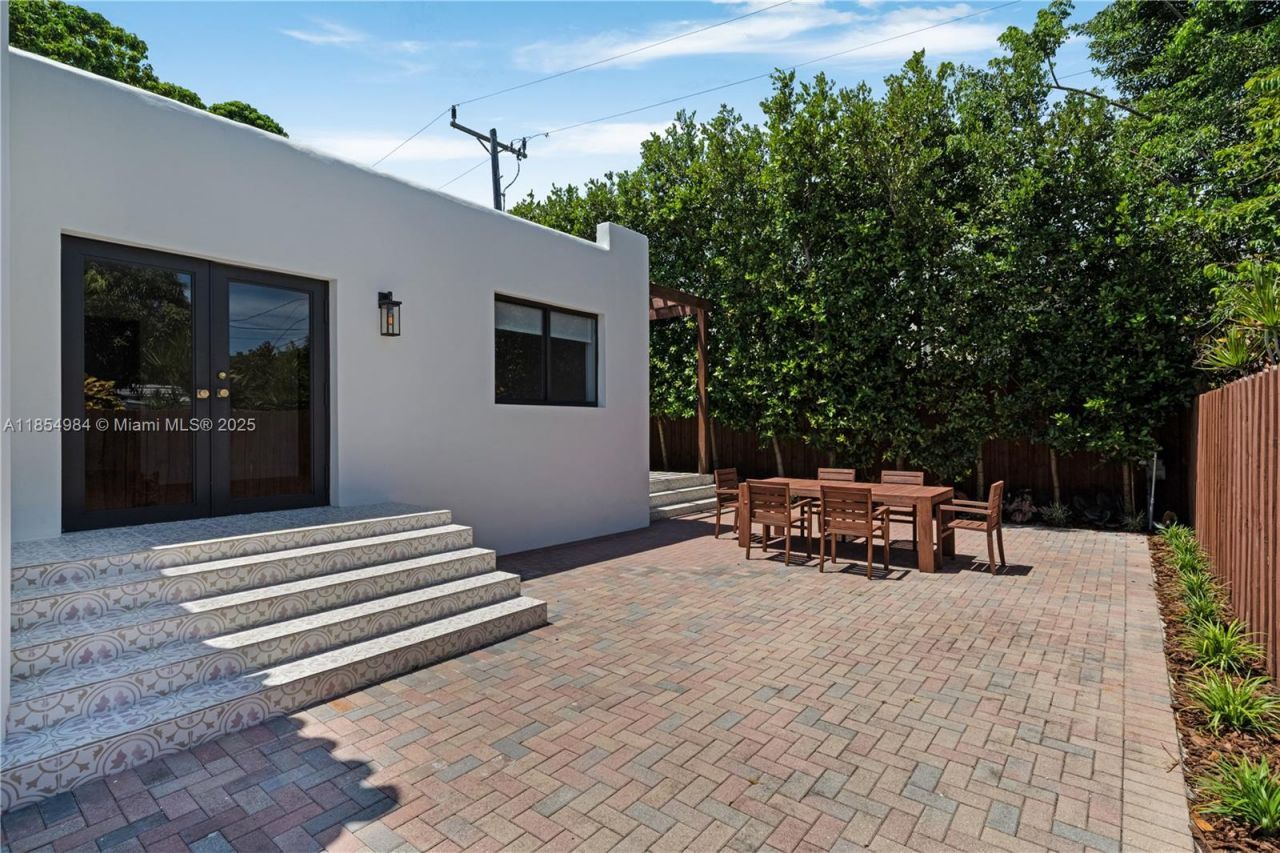 169 NE 48th St, Miami, FL 33137 Photo