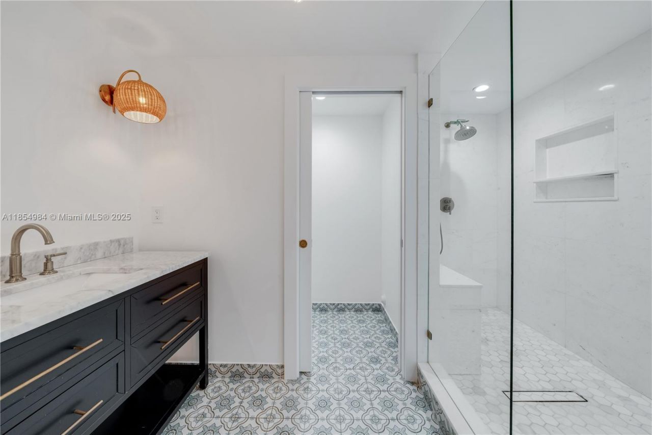 169 NE 48th St, Miami, FL 33137 Photo