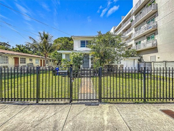 796 NE 85th St, Miami, FL 33138