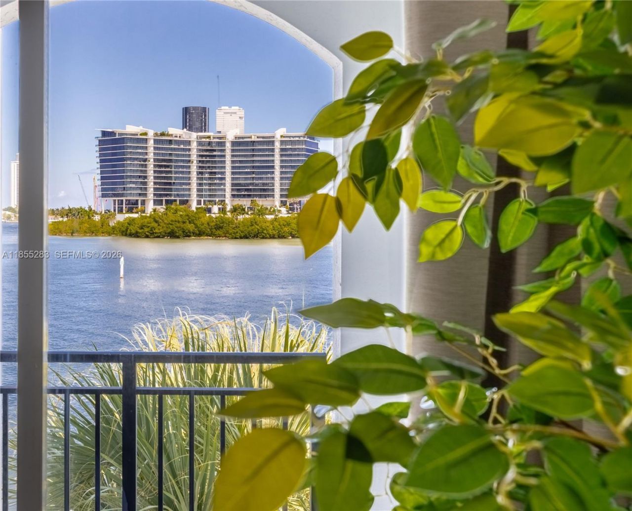 3255 NE 184th St, Unit 12407, Aventura, FL 33160 Photo