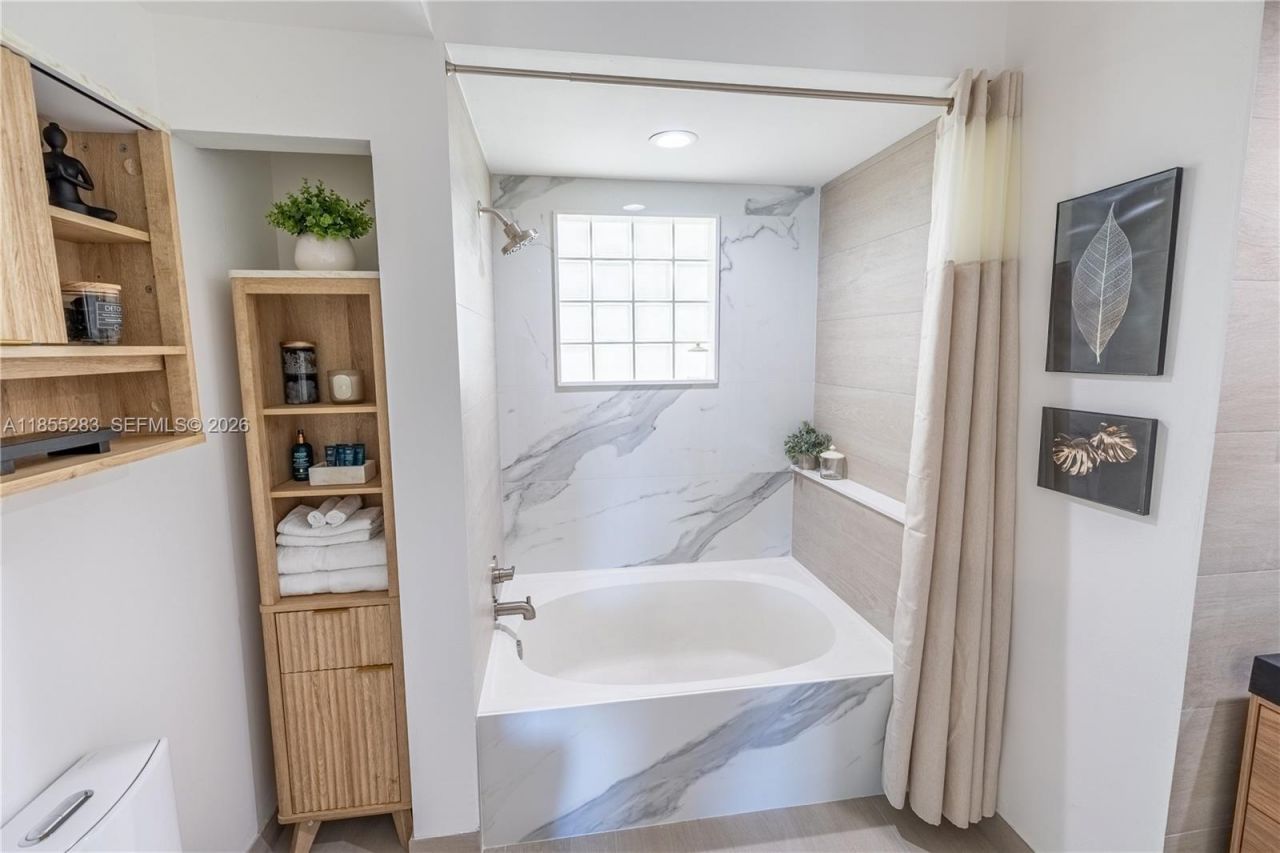 3255 NE 184th St, Unit 12407, Aventura, FL 33160 Photo