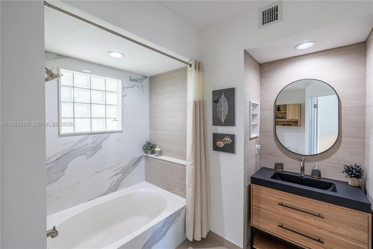 3255 NE 184th St, Unit 12407, Aventura, FL 33160 Photo