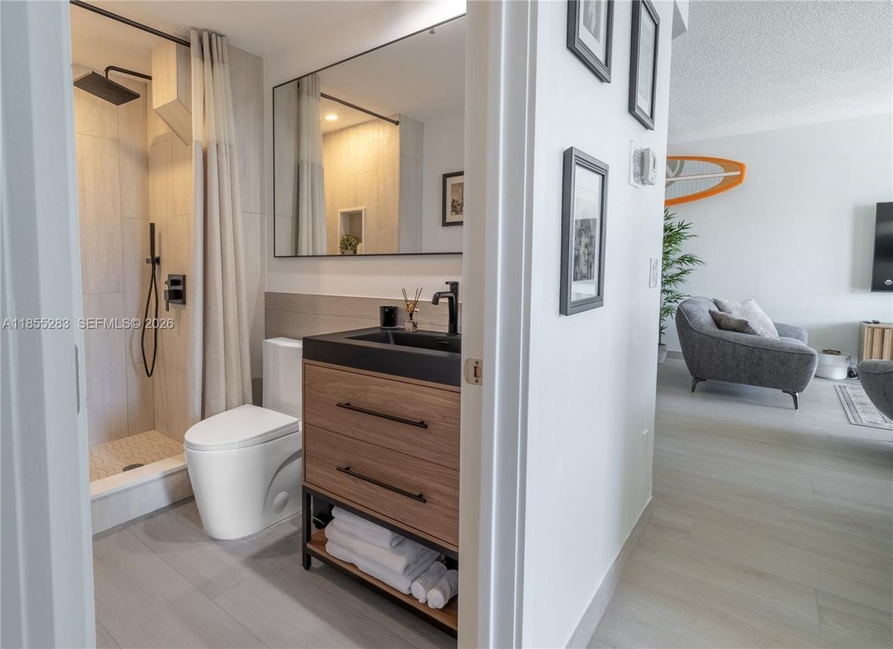 3255 NE 184th St, Unit 12407, Aventura, FL 33160 Photo