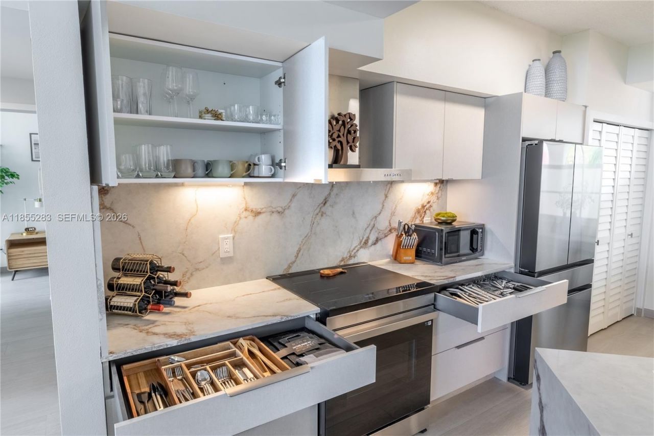 3255 NE 184th St, Unit 12407, Aventura, FL 33160 Photo