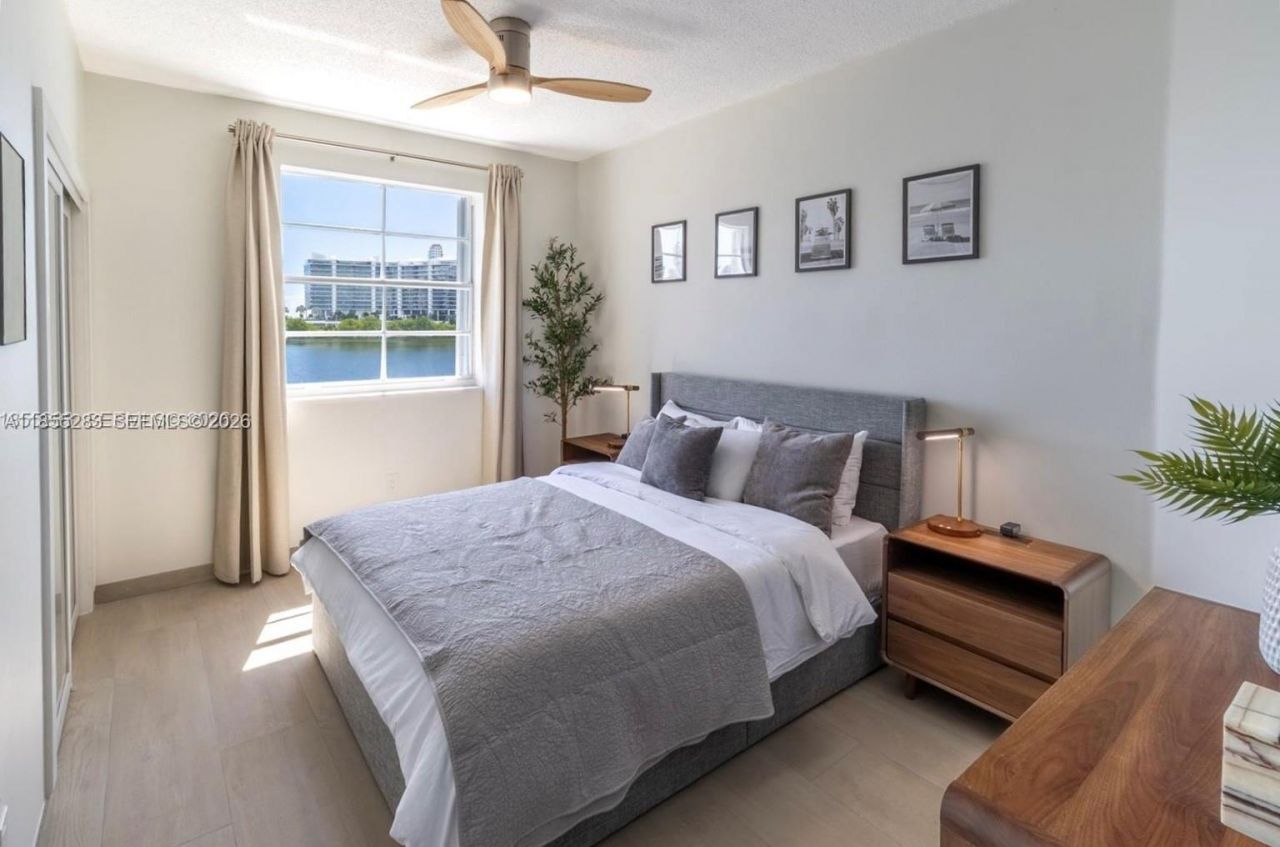 3255 NE 184th St, Unit 12407, Aventura, FL 33160 Photo