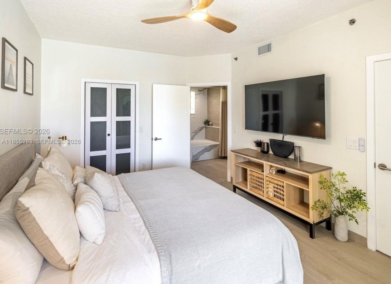 3255 NE 184th St, Unit 12407, Aventura, FL 33160 Photo