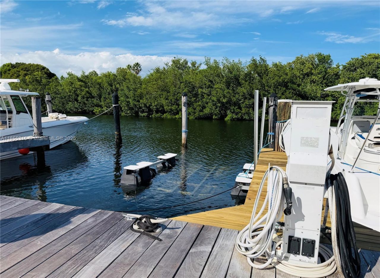 6200 SW 152nd St #5, Palmetto Bay, FL 33157 Photo