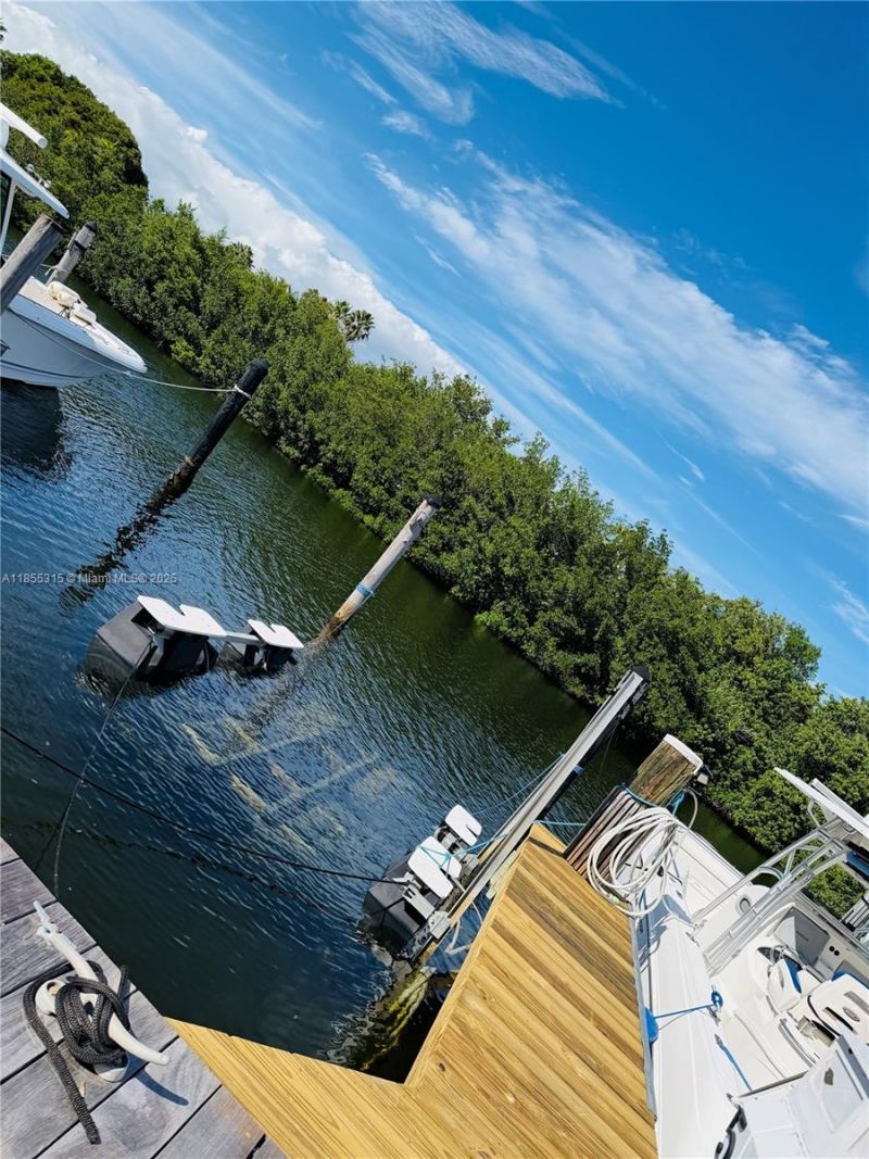 6200 SW 152nd St #5, Palmetto Bay, FL 33157 Photo