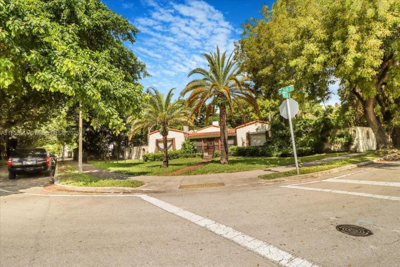 5900 NE 5th Ave, Miami, FL 33137 Photo