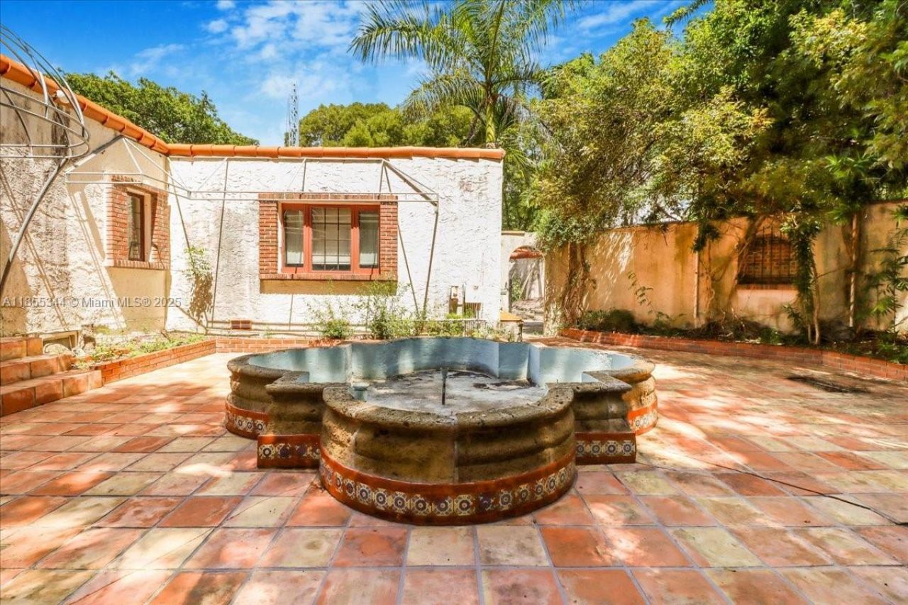 5900 NE 5th Ave, Miami, FL 33137 Photo