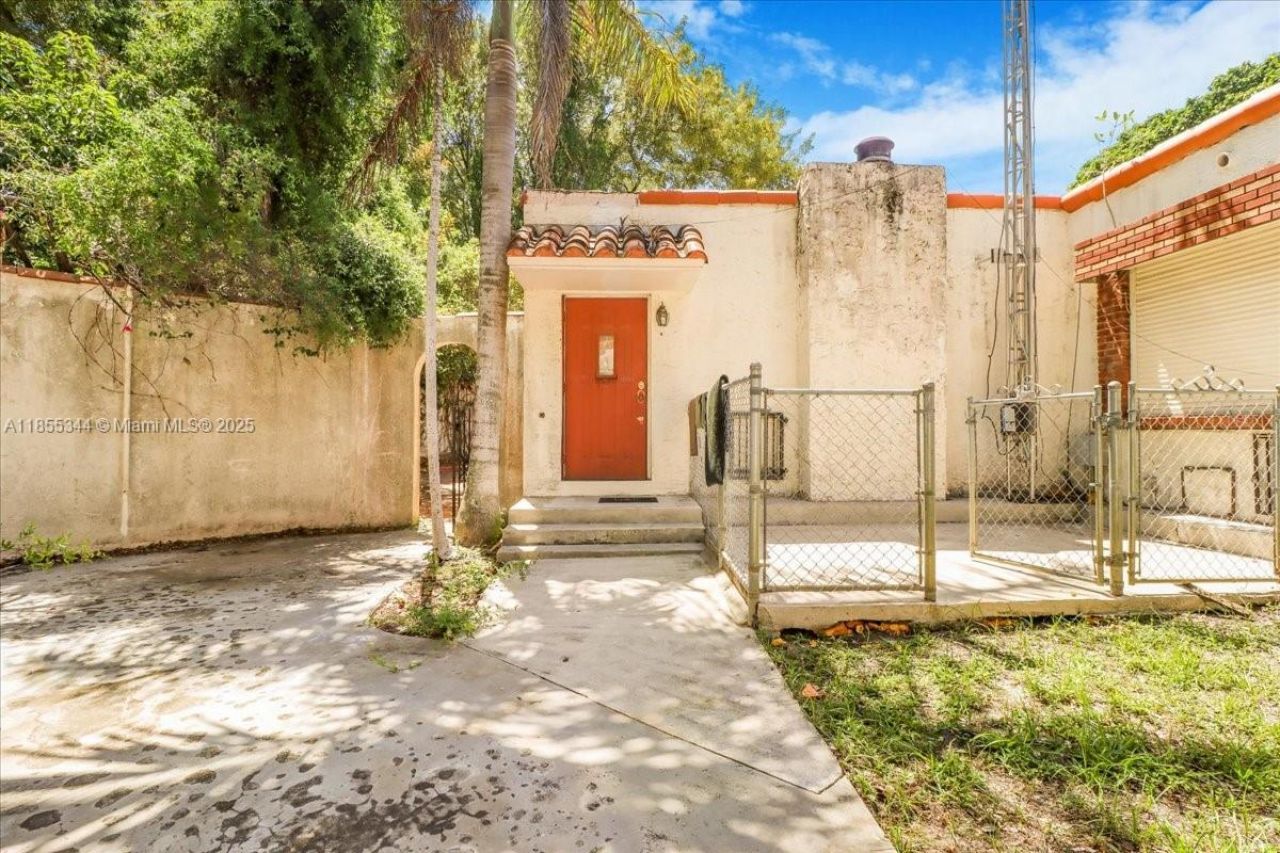 5900 NE 5th Ave, Miami, FL 33137 Photo