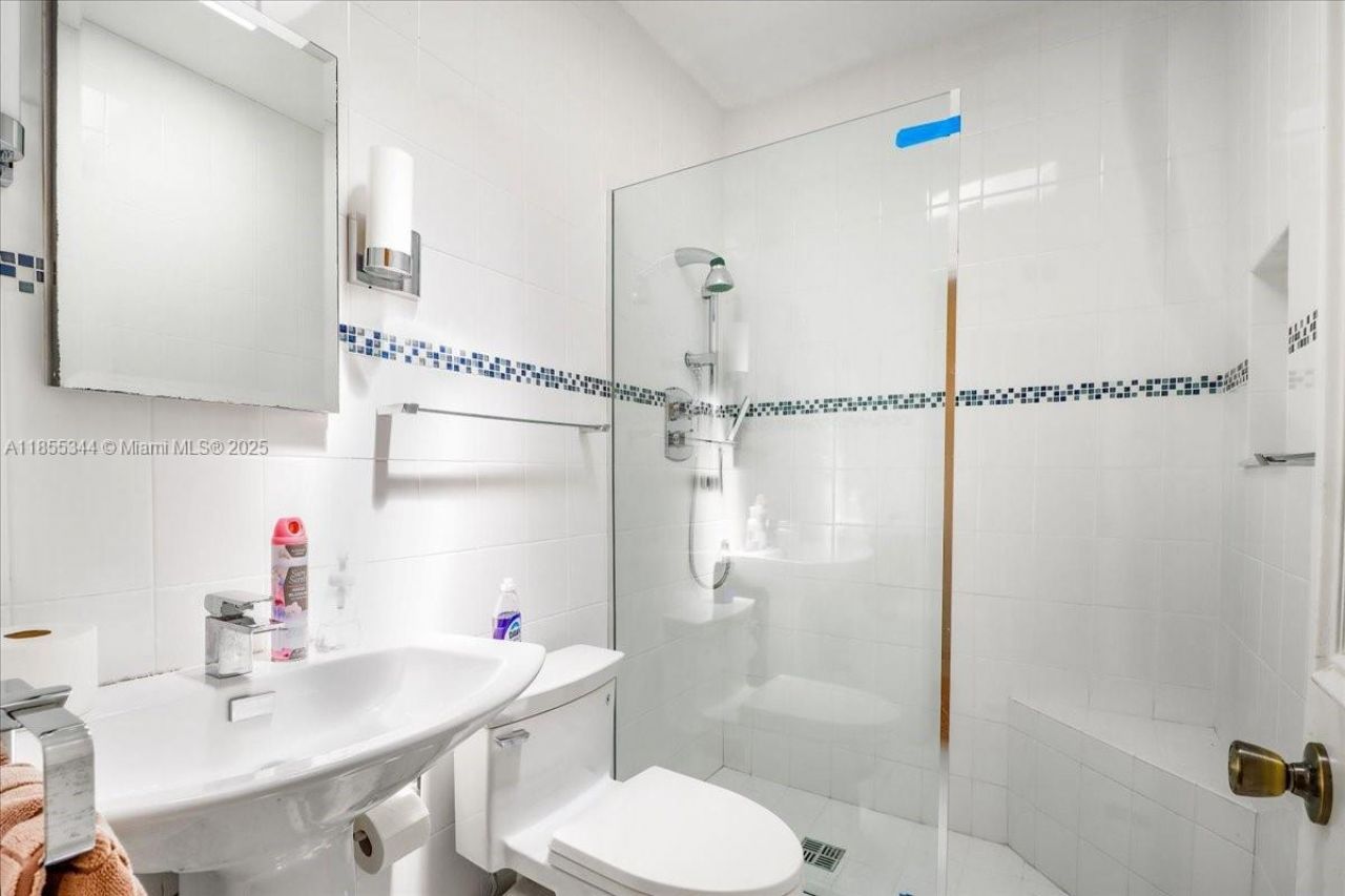 5900 NE 5th Ave, Miami, FL 33137 Photo