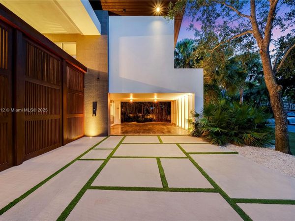 545 SABAL PALM, Key Biscayne, FL 33149