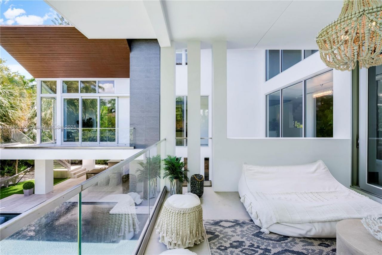 545 Sabal Palm, Key Biscayne, FL 33149 Photo