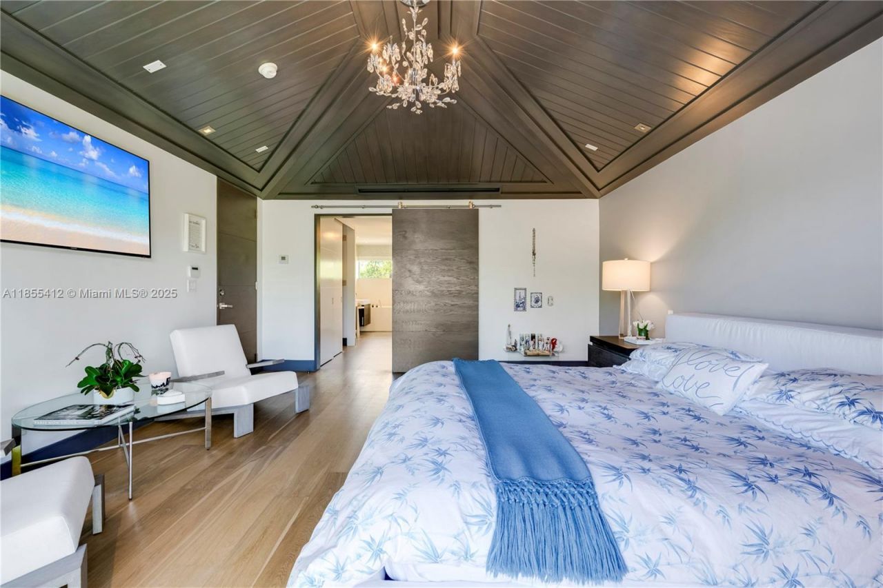 545 Sabal Palm, Key Biscayne, FL 33149 Photo