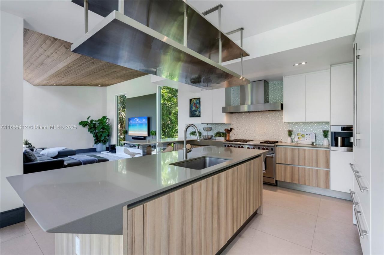 545 Sabal Palm, Key Biscayne, FL 33149 Photo