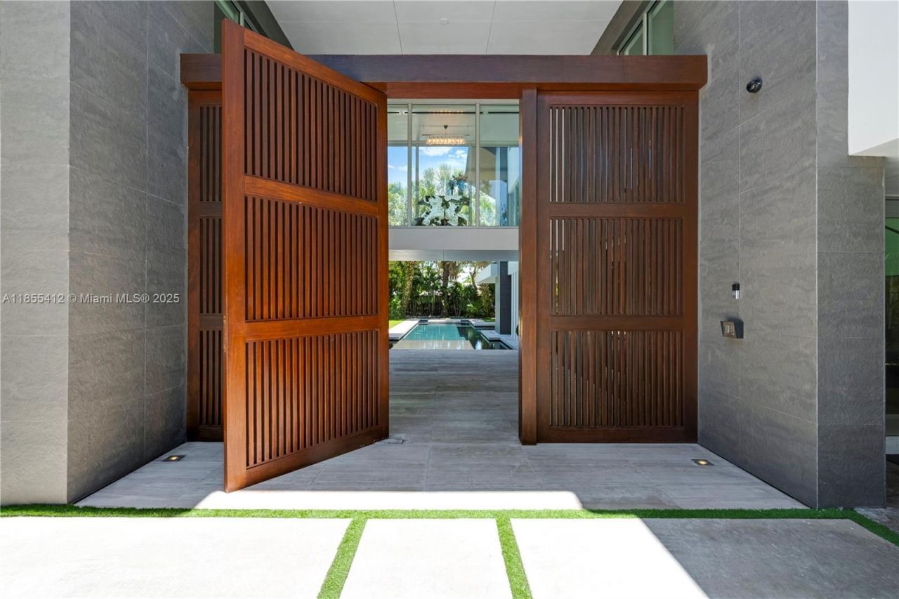 545 Sabal Palm, Key Biscayne, FL 33149 Photo