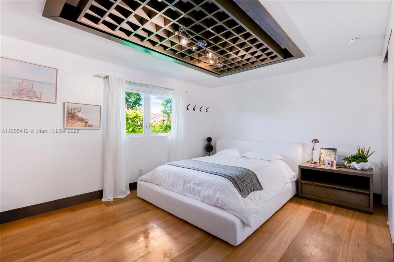 545 Sabal Palm, Key Biscayne, FL 33149 Photo