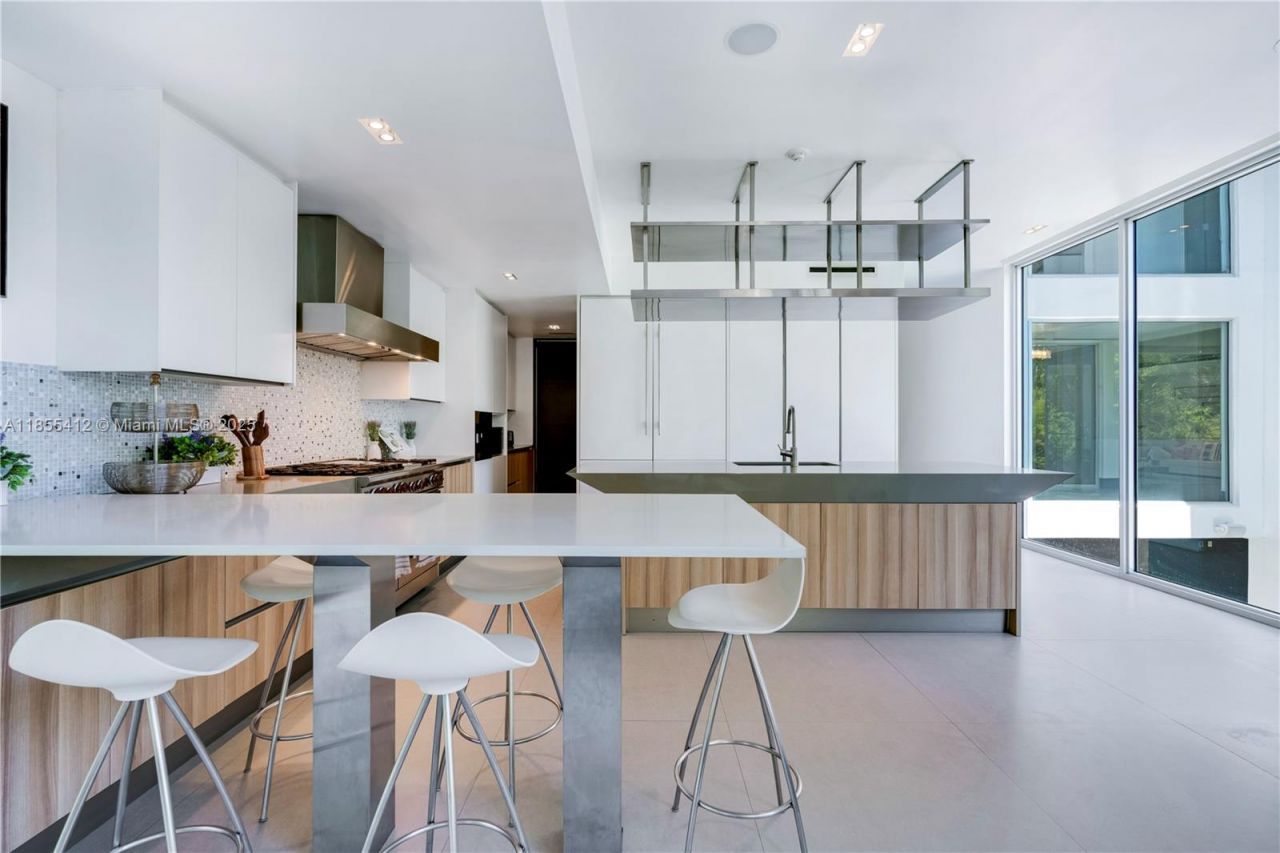 545 Sabal Palm, Key Biscayne, FL 33149 Photo