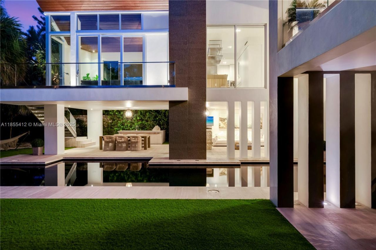 545 Sabal Palm, Key Biscayne, FL 33149 Photo