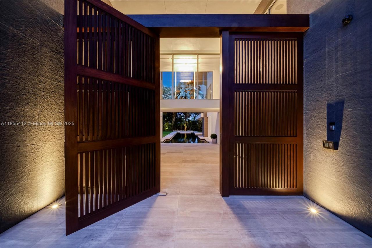 545 Sabal Palm, Key Biscayne, FL 33149 Photo