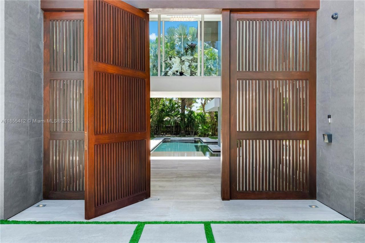 545 Sabal Palm, Key Biscayne, FL 33149 Photo