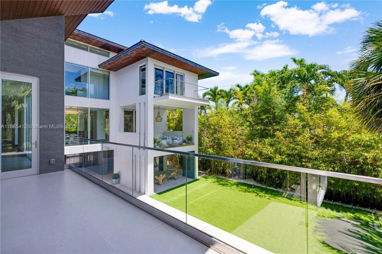 545 Sabal Palm, Key Biscayne, FL 33149 Photo