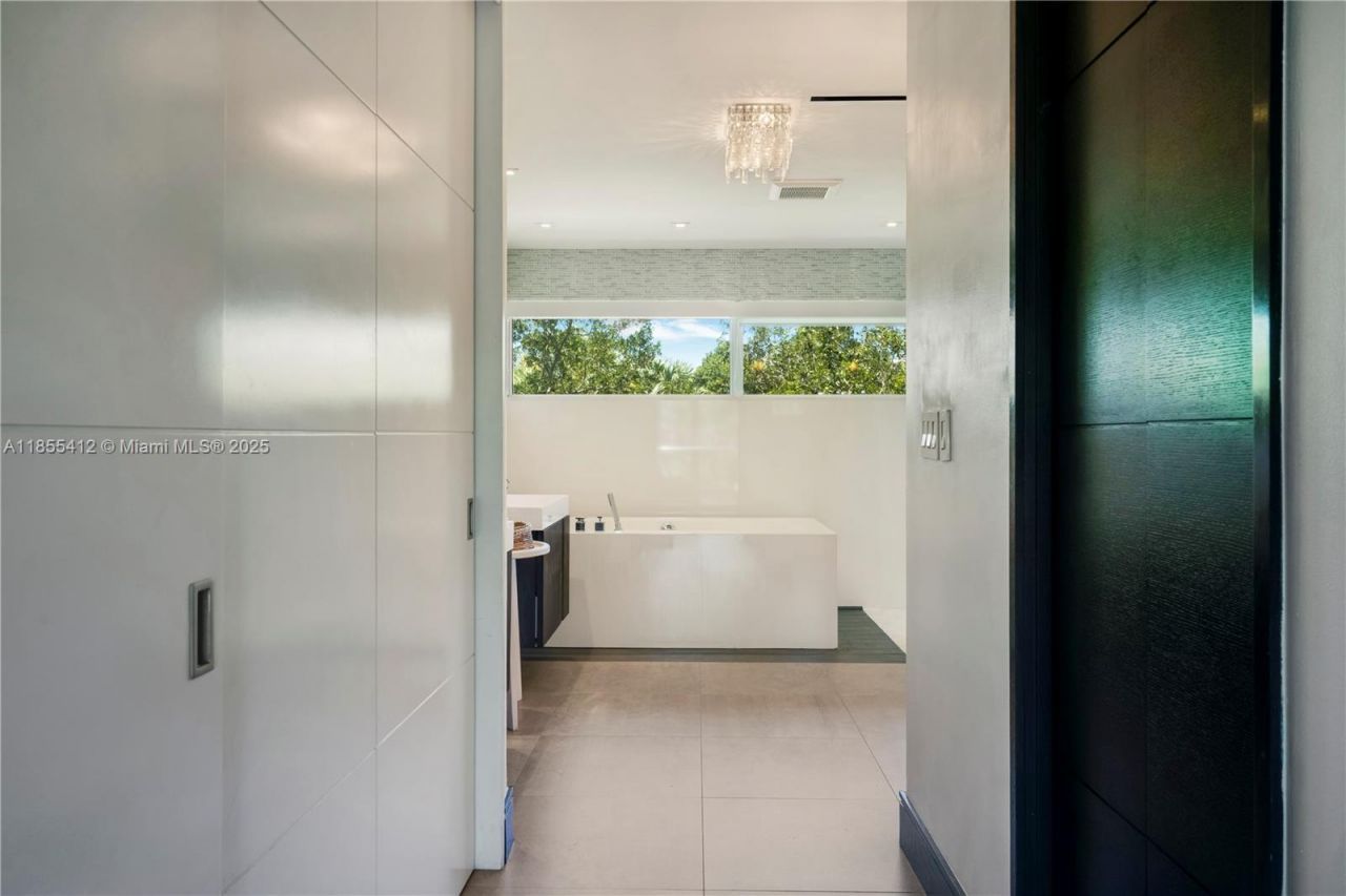 545 Sabal Palm, Key Biscayne, FL 33149 Photo