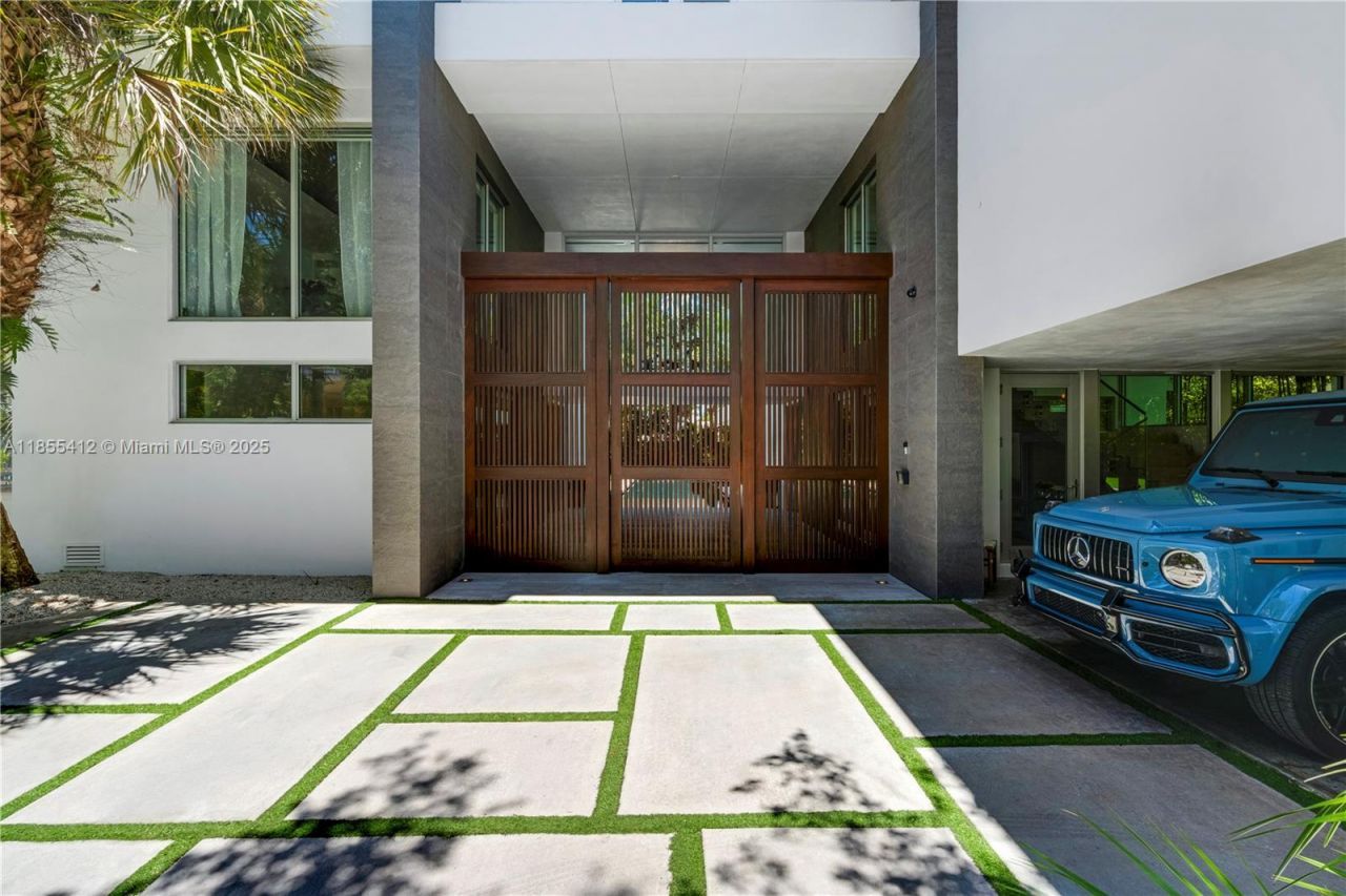 545 Sabal Palm, Key Biscayne, FL 33149 Photo