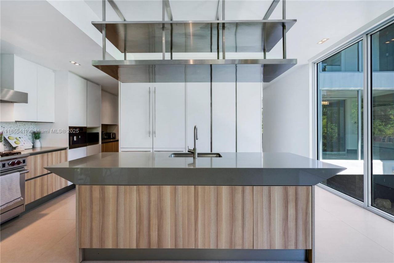 545 Sabal Palm, Key Biscayne, FL 33149 Photo