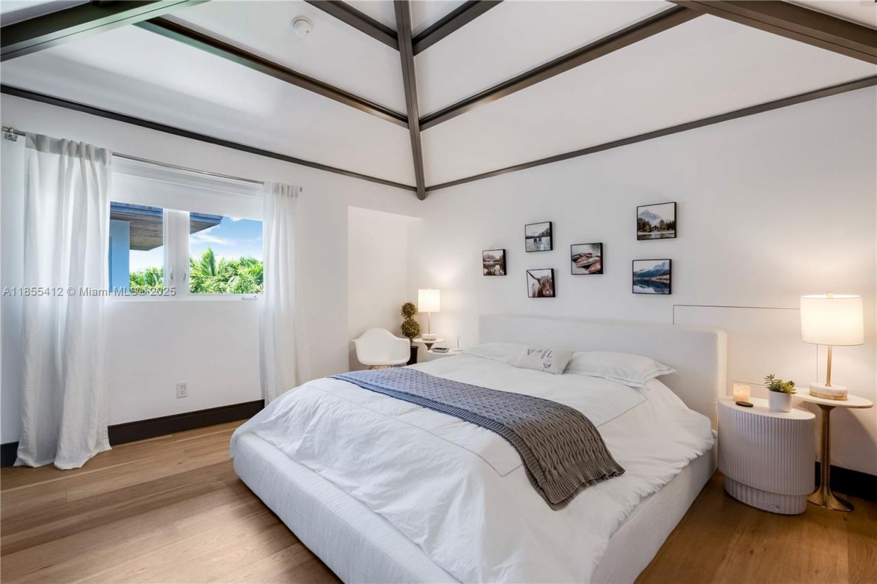 545 Sabal Palm, Key Biscayne, FL 33149 Photo